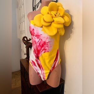 # 25 Yellow Floral One-Shoulder Bodysuit